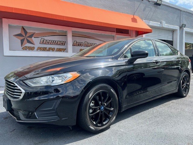 2019 Ford Fusion SE's photo